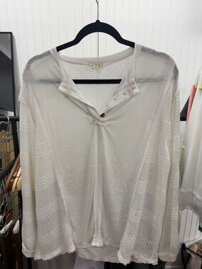POL White Lightweight Knit Top with Pink Trim